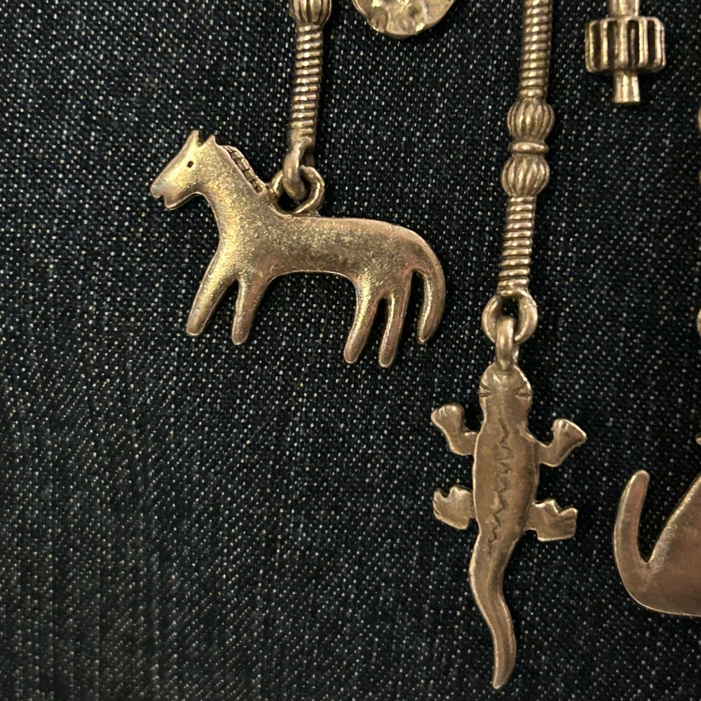 Charm Brooch Southwestern Theme; Pewter; 80s Vintage - Picture 4 of 7